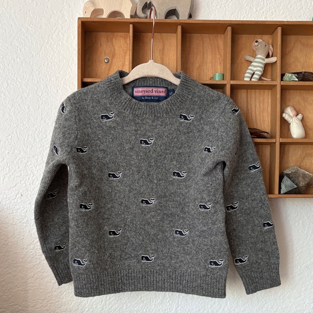 Vineyard Vines 100% Wool Charcoal Crewneck Embroidered Whale Sweater